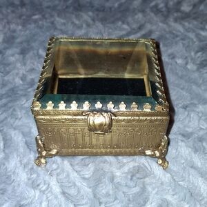 Beautiful Vinage Trinket Box Glass Top Footed